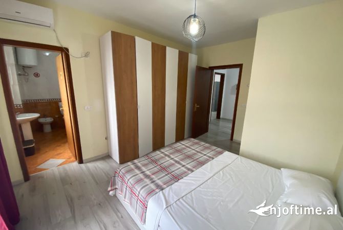 Shtepi me qera Apartament ne Tirane, 4+1, Mobilimi E mobiluar, Pagesa 1,500  Euro.
