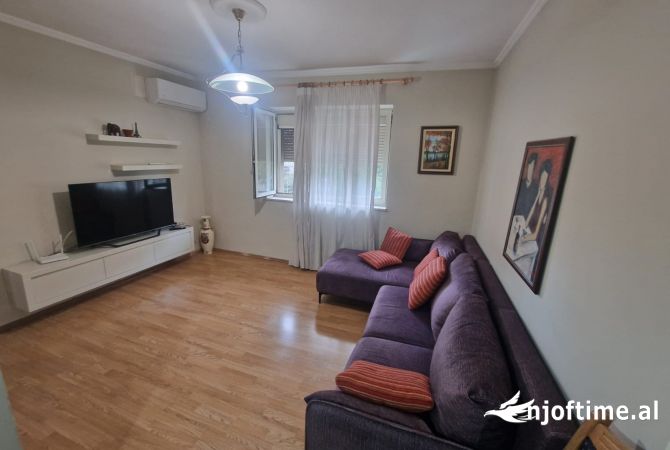 Shtepi me qera 2+1 ne Tirane - 55,000 Leke