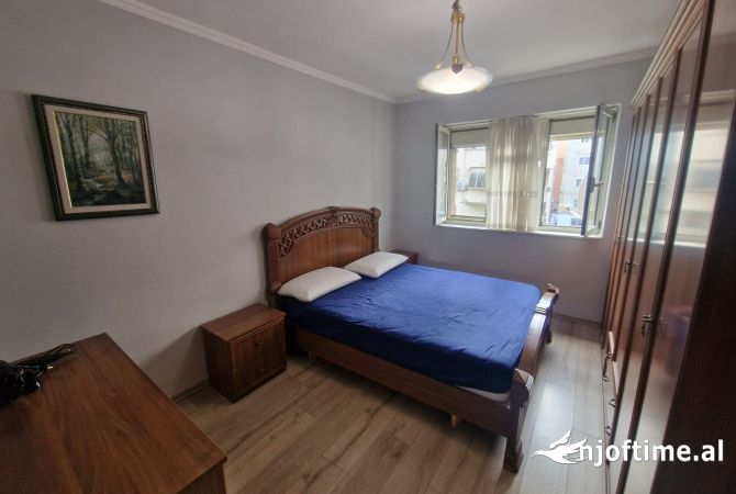 Shtepi me qera Apartament ne Tirane, 2+1, Mobilimi E mobiluar, Pagesa 55,000  Leke.