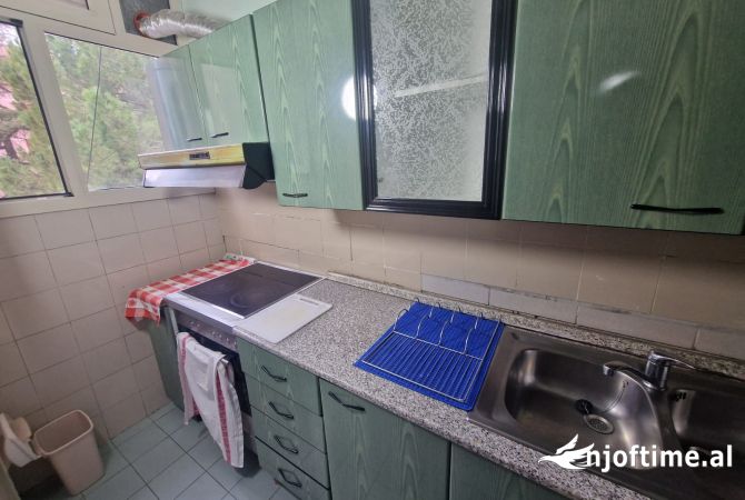 Shtepi me qera Apartament ne Tirane, 2+1, Mobilimi E mobiluar, Pagesa 55,000  Leke.