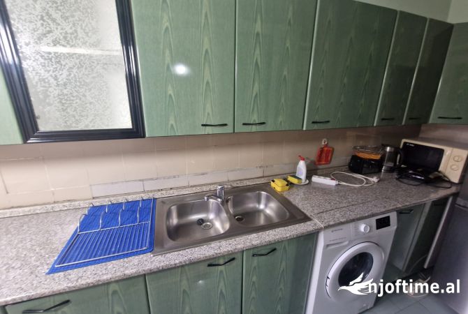 Shtepi me qera Apartament ne Tirane, 2+1, Mobilimi E mobiluar, Pagesa 55,000  Leke.