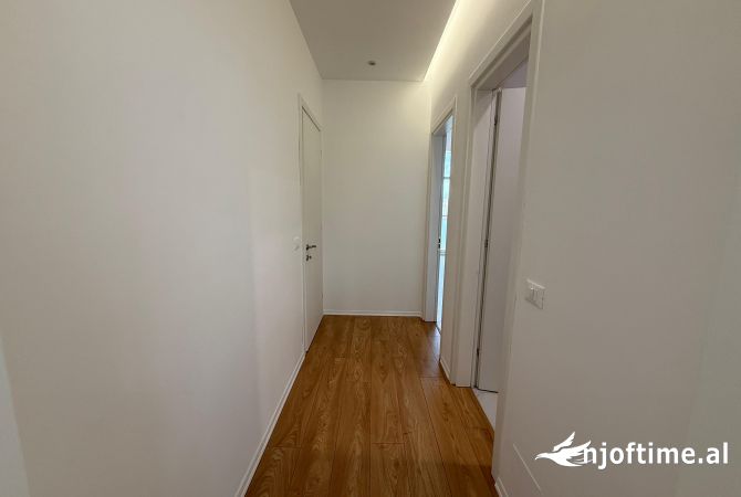 Shtepi ne shitje Apartament ne Tirane, 2+1, Mobilimi Bosh, pa mobiluar, Pagesa 340,000  Euro.