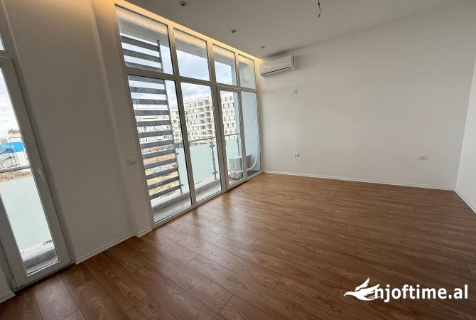Shtepi ne shitje Apartament ne Tirane, 2+1, Mobilimi Bosh, pa mobiluar, Pagesa 340,000  Euro.
