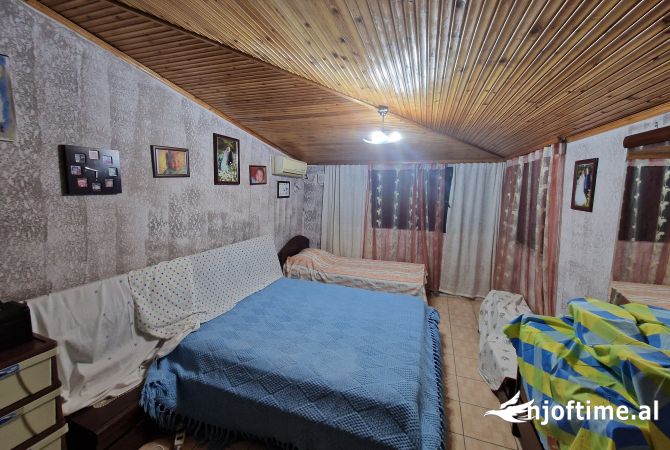 Shtepi ne shitje Penthose(kati i fundit panoramik) ne Tirane, 3+1, Mobilimi E mobiluar, Pagesa 337,500  Euro.