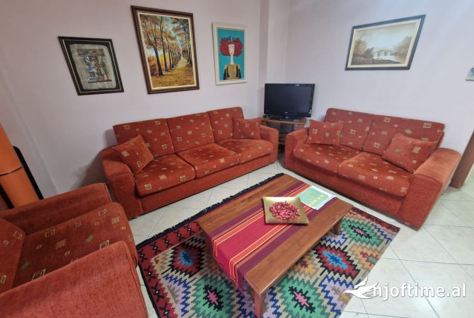 Shtepi me qera 1+1 ne Tirane - 700 Euro