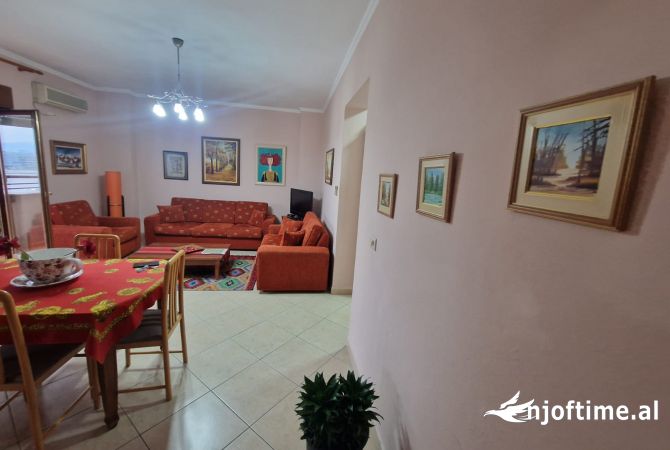 Shtepi me qera Apartament ne Tirane, 1+1, Mobilimi E mobiluar, Pagesa 700  Euro.