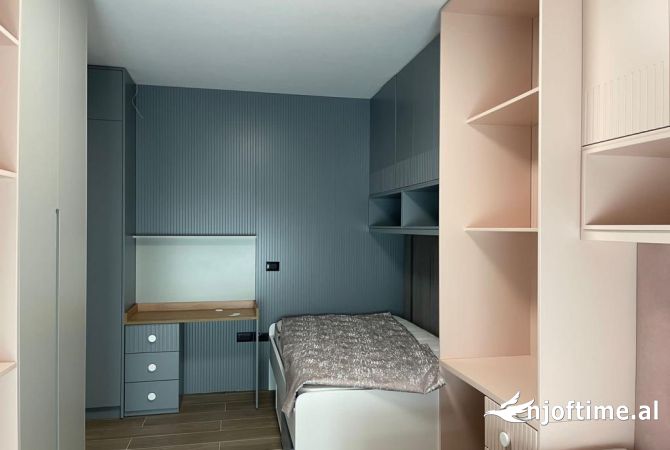 Shtepi ne shitje Apartament ne Tirane, 3+1, Mobilimi E mobiluar, Pagesa 480,000  Euro.
