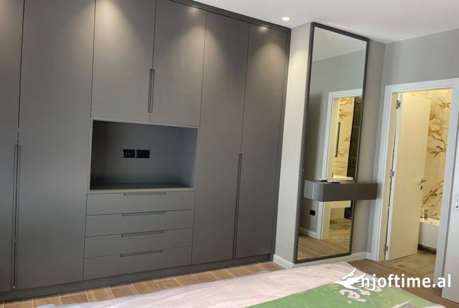 Shtepi ne shitje Apartament ne Tirane, 3+1, Mobilimi E mobiluar, Pagesa 480,000  Euro.