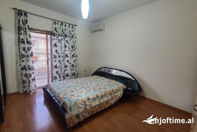 Shtepi ne shitje Shtepi Private ne Tirane, 5+1, Mobilimi E mobiluar, Pagesa 650,000  Euro.