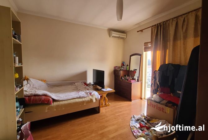 Shtepi ne shitje Shtepi Private ne Tirane, 5+1, Mobilimi E mobiluar, Pagesa 650,000  Euro.