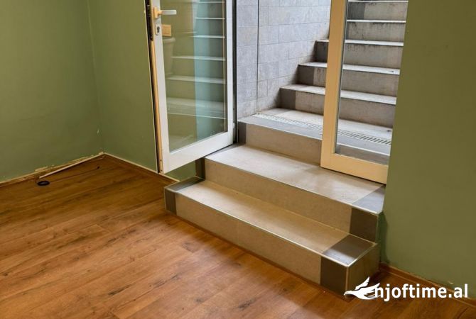 Ambient biznesi me qera 1+1 ne Tirane - 400 Euro