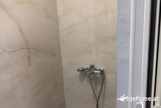 Jepet me qera ambient biznesi kati -1 Blvd Zhan Dark prane Shallvareve