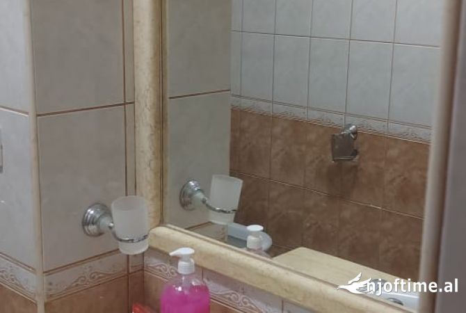 Shtepi me qera Apartament ne Tirane, 1+1, Mobilimi E mobiluar, Pagesa 620  Euro.