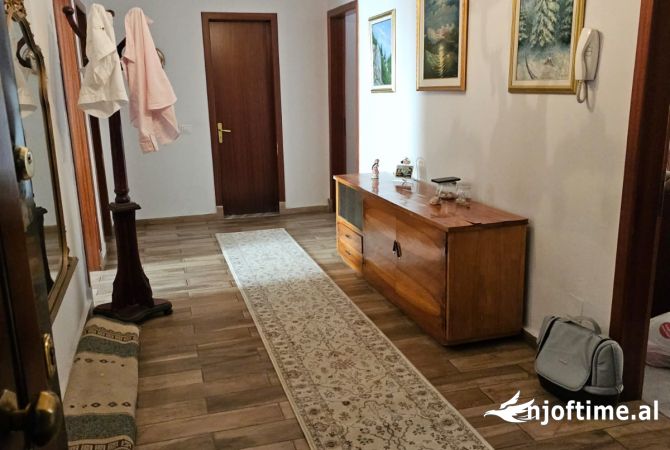 Shtepi me qera 3+1 ne Tirane - 750 Euro