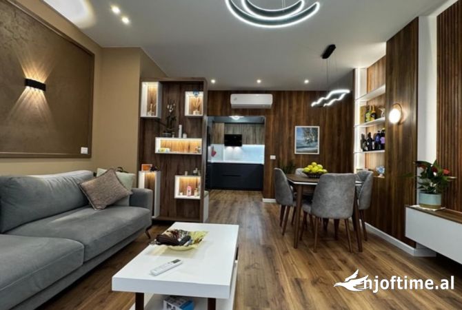 Shtepi ne shitje 2+1 ne Tirane - 215,000 Euro