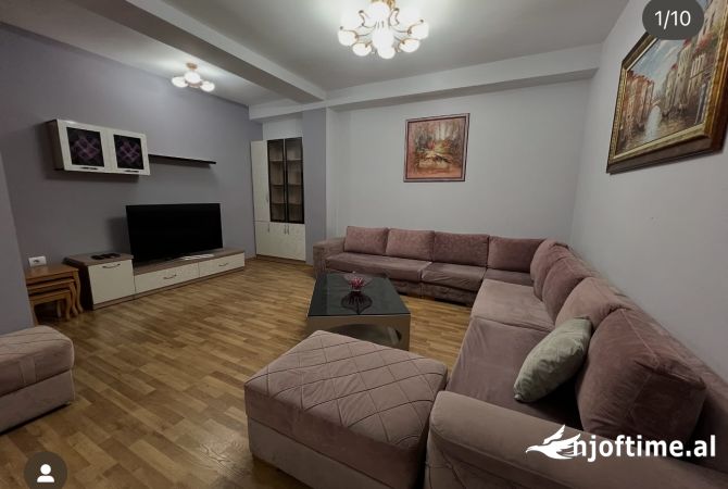 Shtepi me qera 3+1 ne Tirane - 1,350 Euro