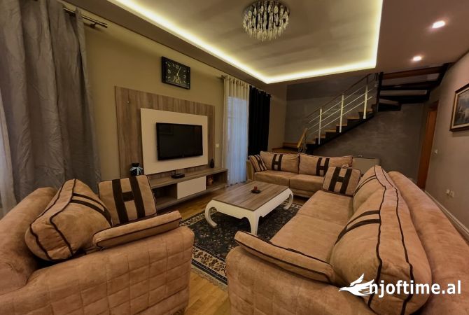 Shtepi me qera 3+1 ne Tirane - 1,350 Euro