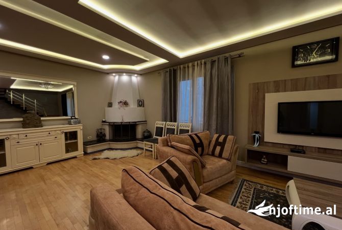 Shtepi me qera 3+1 ne Tirane - 1,350 Euro