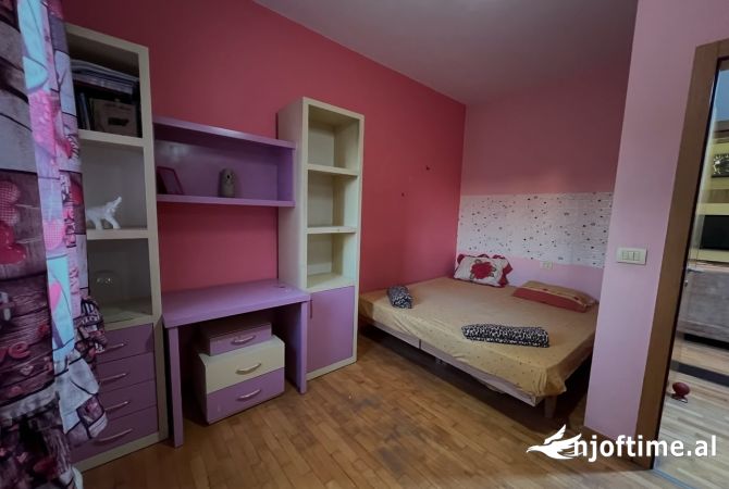 Shtepi me qera Shtepi Private ne Tirane, 3+1, Mobilimi E mobiluar, Pagesa 1,350  Euro.