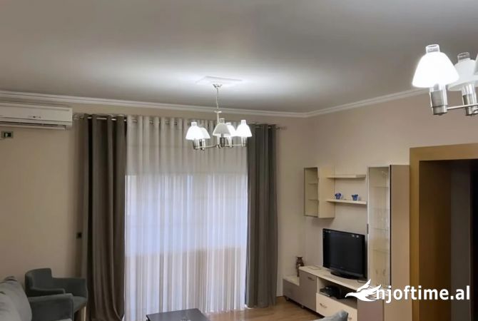 Shtepi me qera 2+1 ne Tirane - 750 Euro