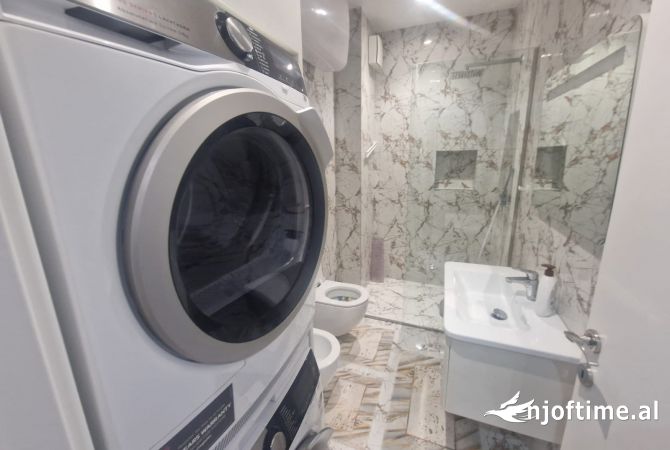 Shtepi ne shitje Apartament ne Tirane, 2+1, Mobilimi E mobiluar, Pagesa 300,000  Euro.