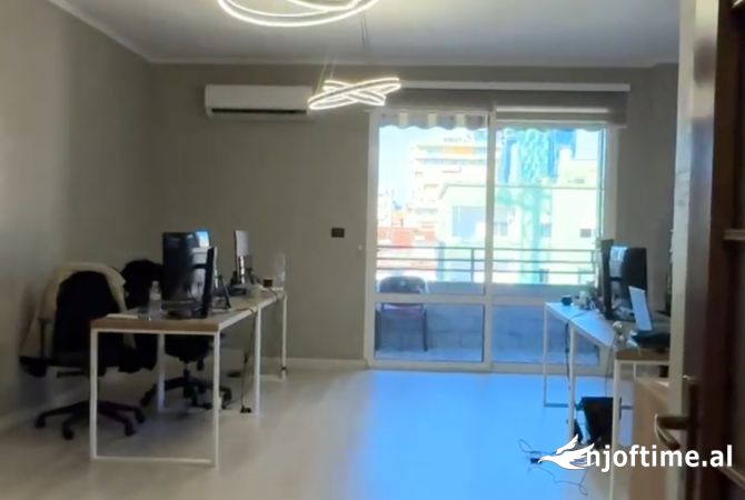 Ambient biznesi me qera 3+1 ne Tirane - 900 Euro