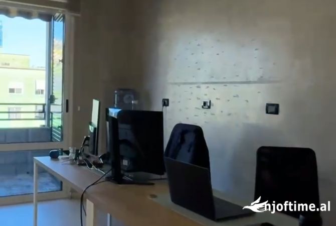 Ambient biznesi me qera 3+1 ne Tirane - 900 Euro