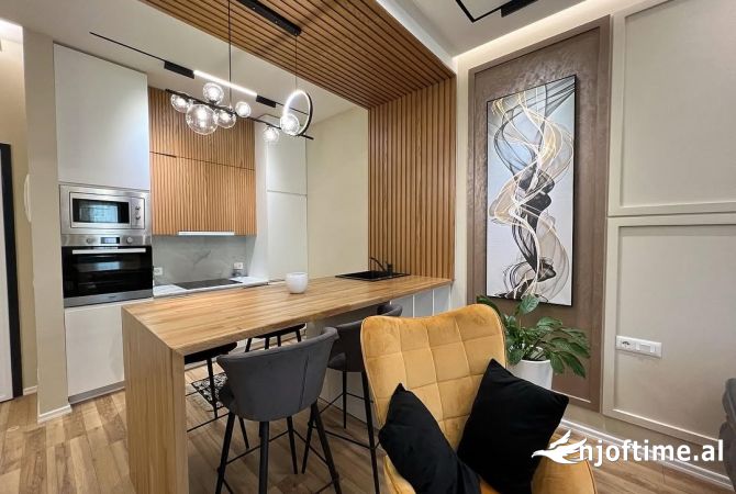 Shtepi ne shitje Apartament ne Tirane, 1+1, Mobilimi E mobiluar, Pagesa 250,000  Euro.