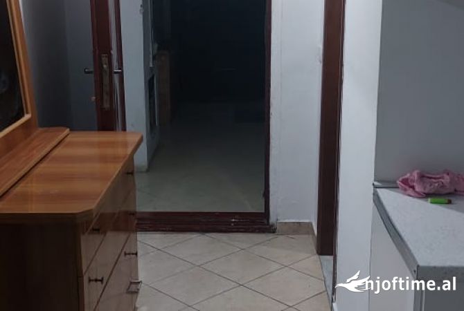 Shtepi me qera 1+1 ne Tirane - 40,000 Leke