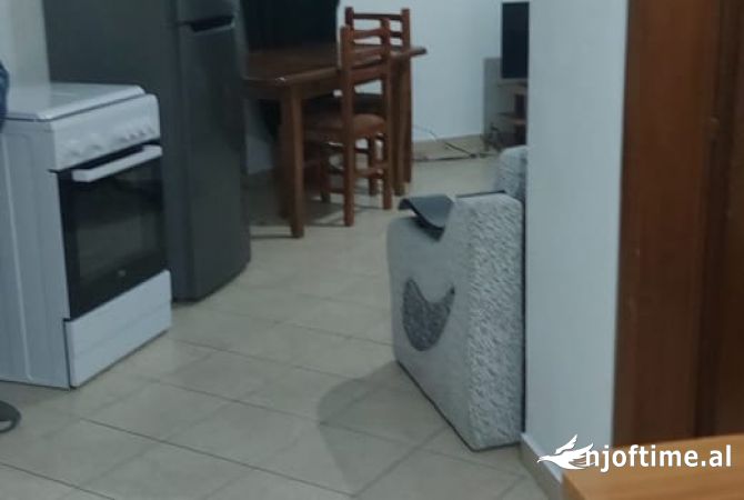 Shtepi me qera 1+1 ne Tirane - 40,000 Leke