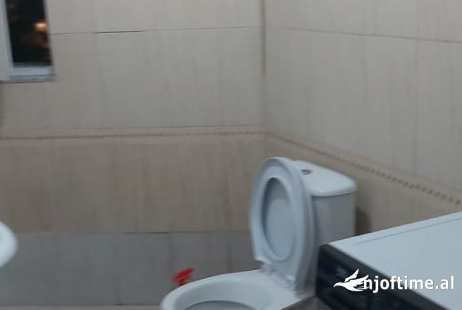 Shtepi me qera Apartament ne Tirane, 1+1, Mobilimi E mobiluar, Pagesa 40,000  Leke.