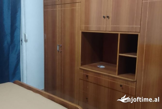 Shtepi me qera Apartament ne Tirane, 1+1, Mobilimi E mobiluar, Pagesa 40,000  Leke.