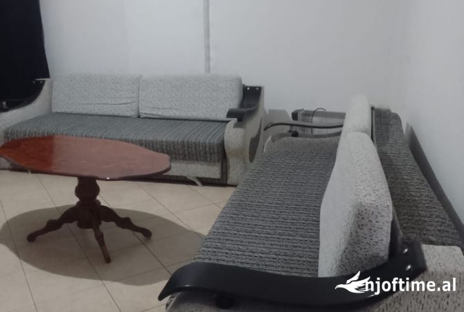 Shtepi me qera Apartament ne Tirane, 1+1, Mobilimi E mobiluar, Pagesa 40,000  Leke.