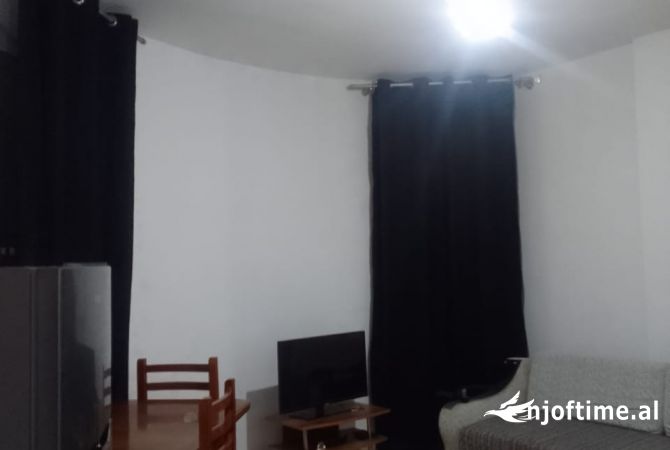 Shtepi me qera Apartament ne Tirane, 1+1, Mobilimi E mobiluar, Pagesa 40,000  Leke.