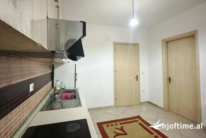 Shtepi ne shitje Apartament ne Tirane, 1+1, Mobilimi E mobiluar, Pagesa 89,000  Euro.