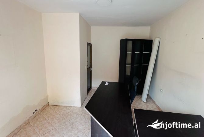 Ambient biznesi me qera 1+1 ne Tirane - 300 Euro