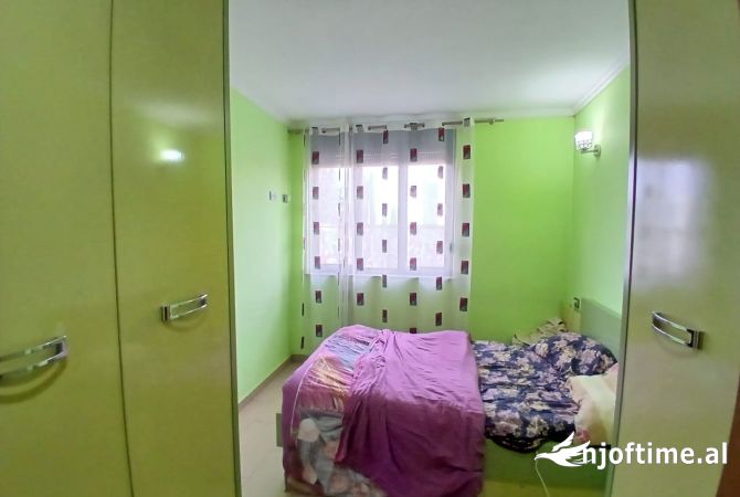 Shtepi me qera Apartament ne Tirane, 3+1, Mobilimi E mobiluar, Pagesa 600  Euro.