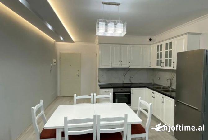 Shtepi me qera 2+1 ne Tirane - 700 Euro