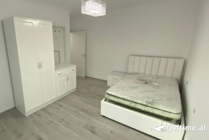 Shtepi me qera 2+1 ne Tirane - 700 Euro