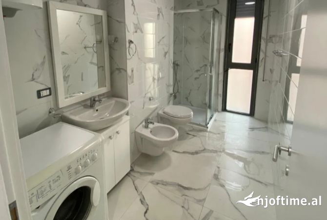 Shtepi me qera Apartament ne Tirane, 2+1, Mobilimi E mobiluar, Pagesa 700  Euro.