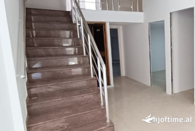 Ambient biznesi me qera 1+1 ne Tirane - 1,500 Euro