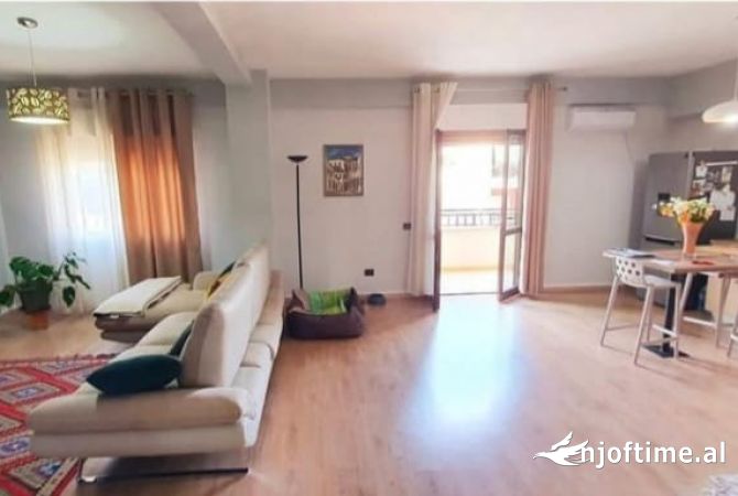 Shtepi me qera 3+1 ne Tirane - 800 Euro