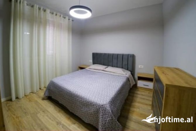 Shtepi me qera 2+1 ne Tirane - 750 Euro