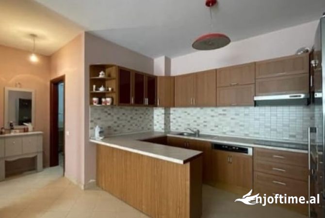 Shtepi me qera 2+1 ne Tirane - 550 Euro