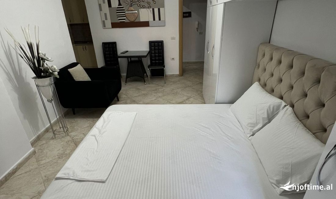 Shtepi me qera Apartament ne Tirane, Garsoniere, Mobilimi E mobiluar, Pagesa 450  Euro.