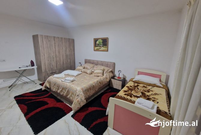 Shtepi me qera Apartament ne Tirane, 2+1, Mobilimi E mobiluar, Pagesa 600  Euro.
