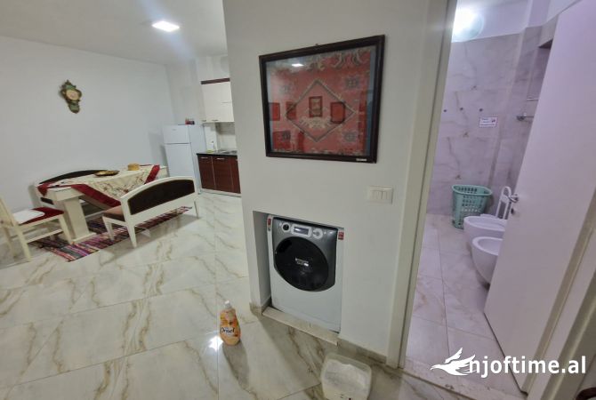 Shtepi me qera Apartament ne Tirane, 2+1, Mobilimi E mobiluar, Pagesa 600  Euro.