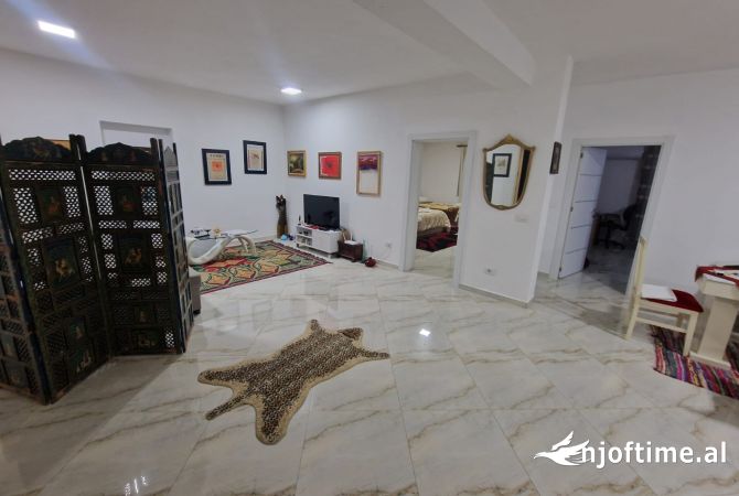 Shtepi me qera 2+1 ne Tirane - 600 Euro