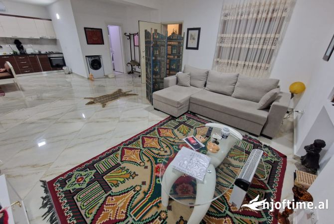 Shtepi me qera 2+1 ne Tirane - 600 Euro
