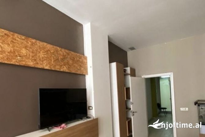 Ambient biznesi me qera 3+1 ne Tirane - 600 Euro